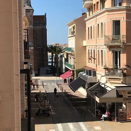 L'ambassador, Plein Centre, 50 Metres Des Plages Apart Otel Saint-Raphaël